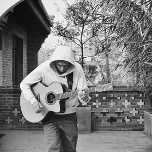 中国帅小伙同性男男裸交
